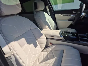 BMW 740 d xDrive M Sport Sky B&W Massage