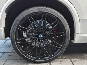 BMW X5 M Competition AKRAPOVIC B&W SKY M´DRIVERS AHK