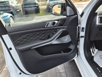 BMW X5 M Competition AKRAPOVIC B&W SKY M´DRIVERS AHK