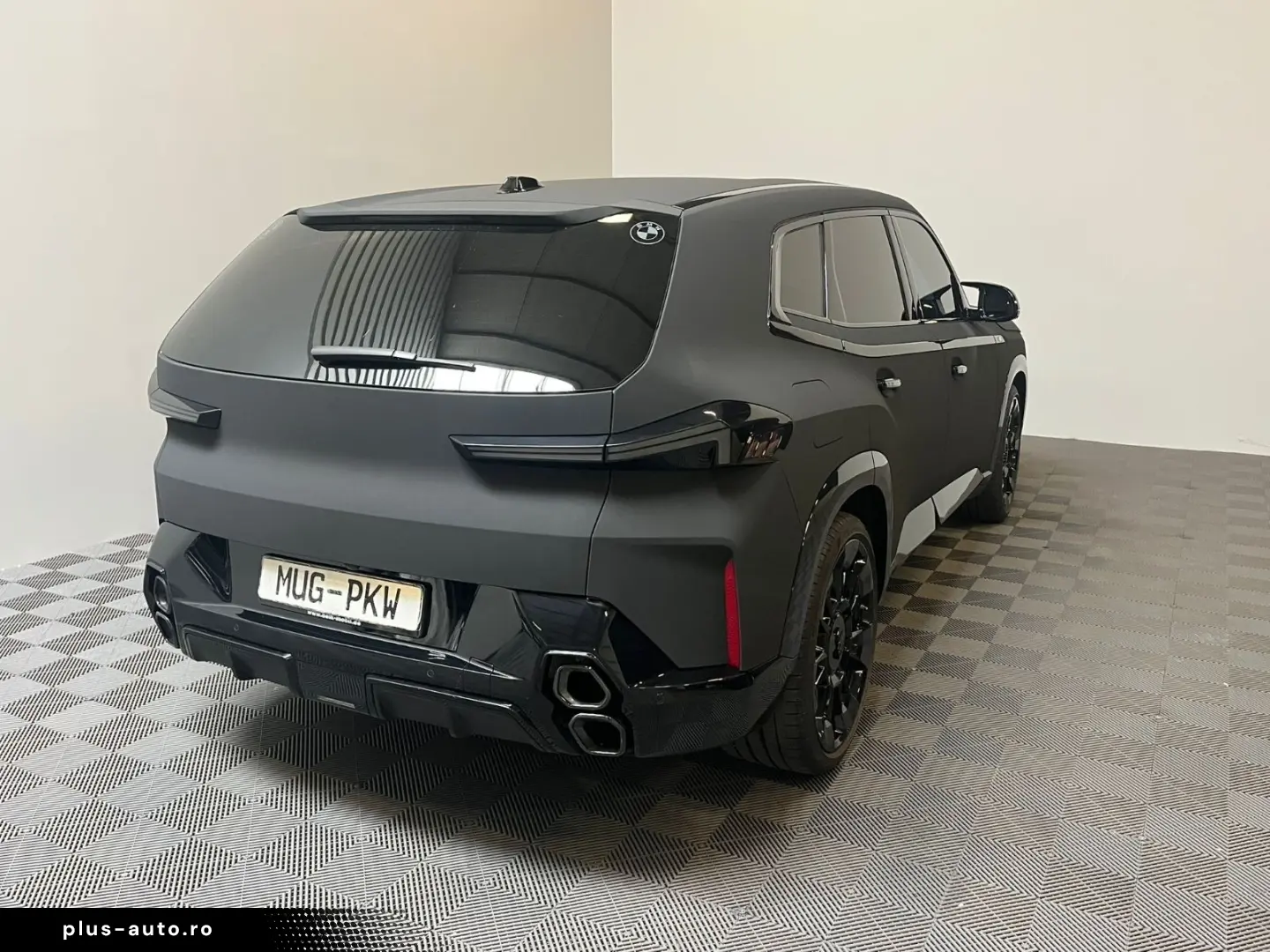 BMW XM  Aero-B&W-Laser-Shadow-23