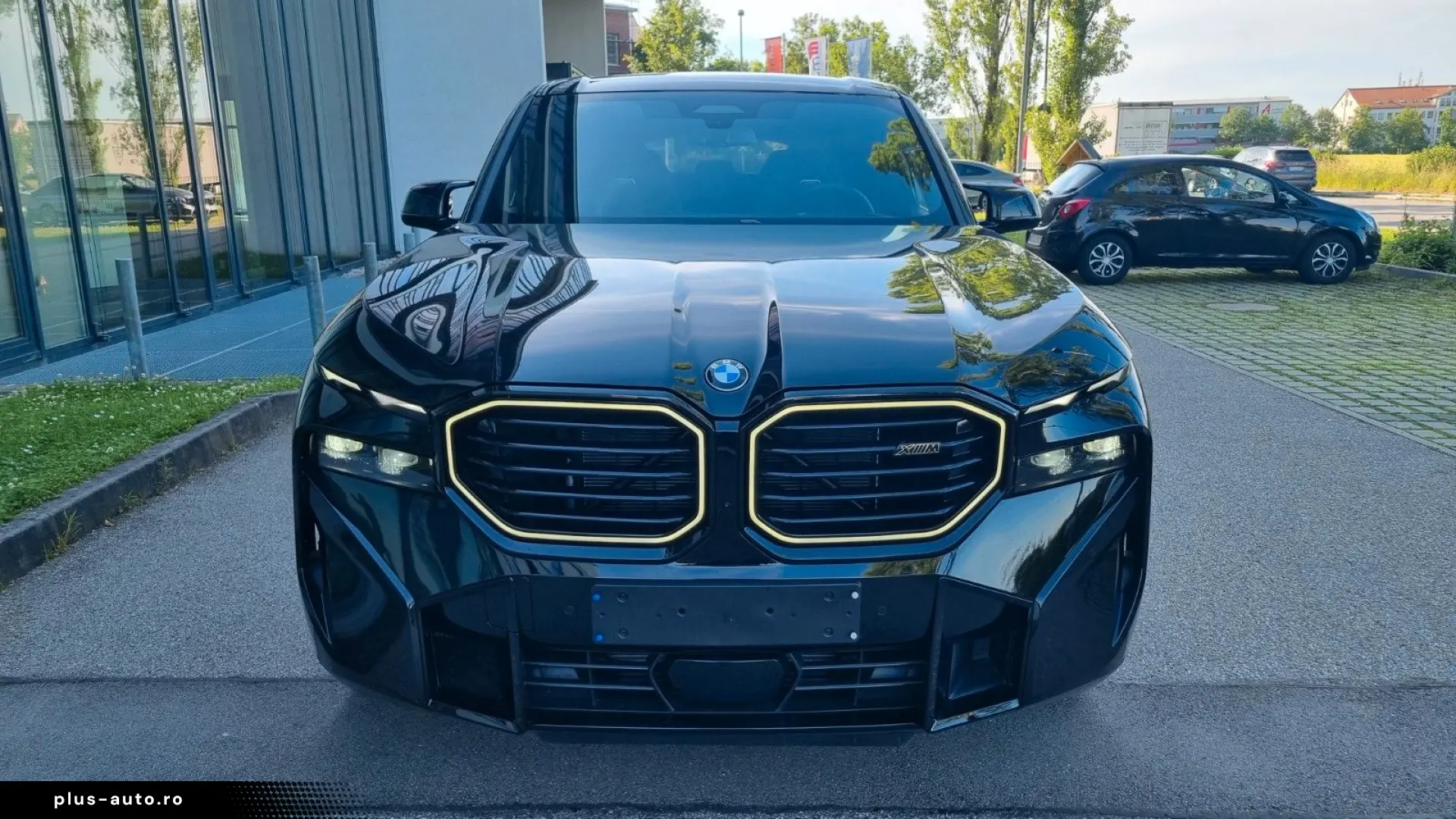 BMW XM 4.4i V8 LNP 190€ 8 Fach Bereift