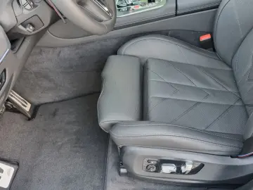BMW XM 4.4i V8 LNP 190€ 8 Fach Bereift