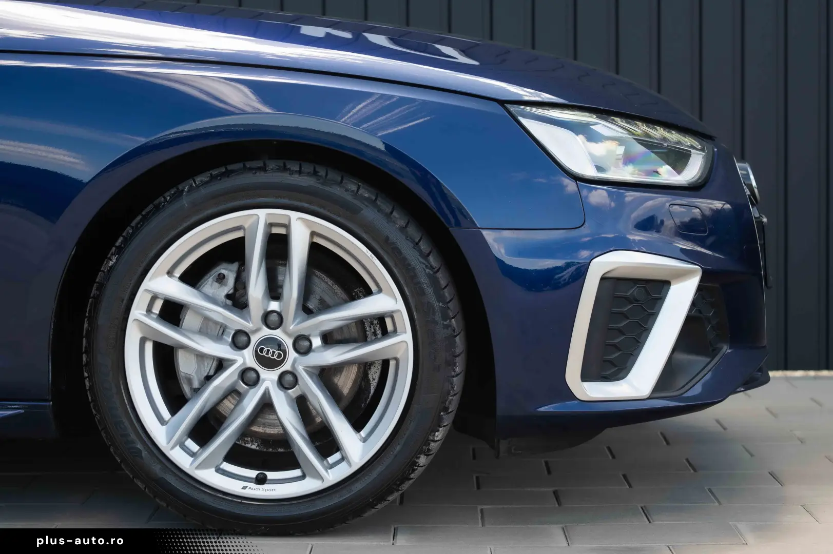 Audi A4 Avant 40 TDI quattro S tronic S line