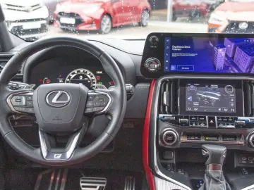 LEXUS LX 600 F SPORT