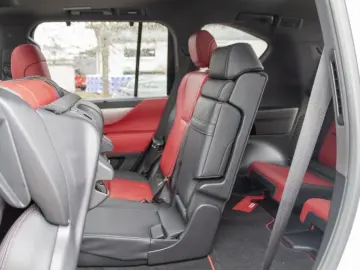 LEXUS LX 600 F SPORT