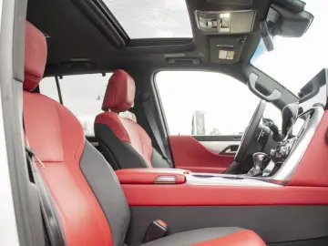 LEXUS LX 600 F SPORT