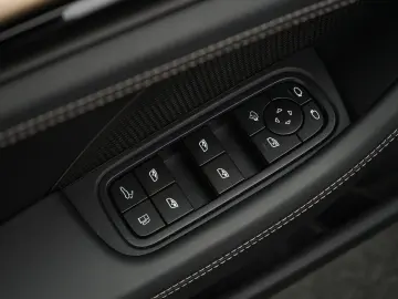 PORSCHE Panamera Turbo S E-Hybrid