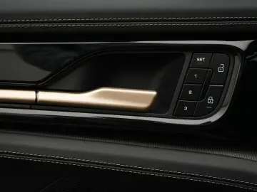 PORSCHE Panamera Turbo S E-Hybrid