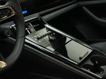 PORSCHE Panamera Turbo S E-Hybrid