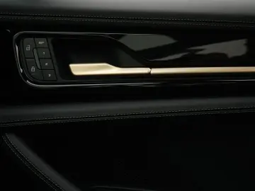 PORSCHE Panamera Turbo S E-Hybrid