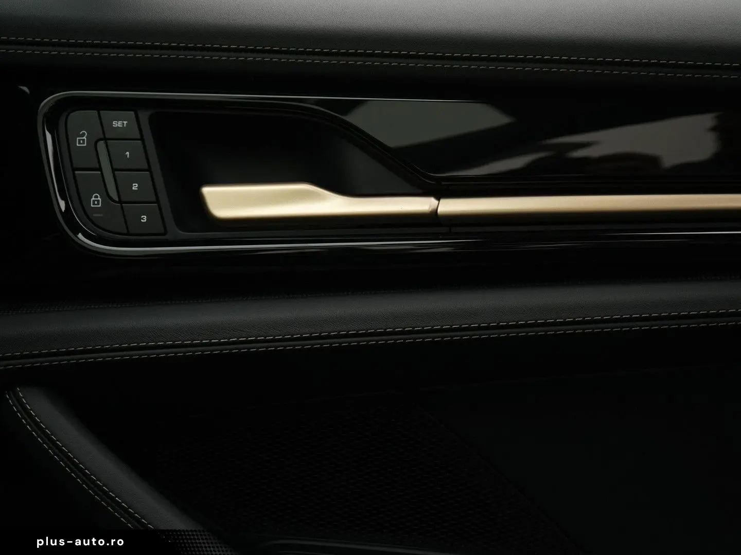 PORSCHE Panamera Turbo S E-Hybrid
