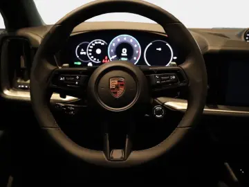 PORSCHE Cayenne E-Hybrid HA-Lenk SpDes SpAbg Luft ACC 22