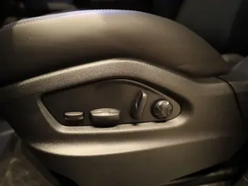 PORSCHE Cayenne E-Hybrid HA-Lenk SpDes SpAbg Luft ACC 22
