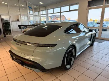 PORSCHE Taycan 4S Perfomance SportDesign HeadUp 21