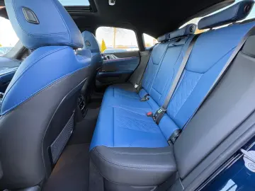 ALPINA D4 S Gran Coupe  Glasdach StdHzg 1Hd MwSt