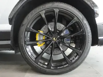 LAMBORGHINI Urus  4.0 V8 Sport PANO SOFT B&O 23