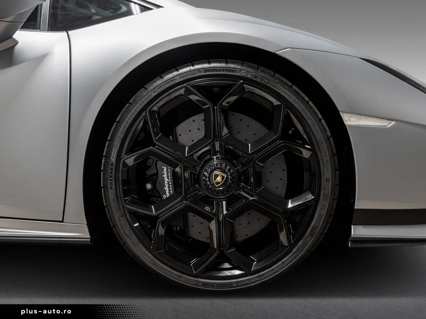 LAMBORGHINI Huracán Tecnica MY2023   Grigio Artis Matte