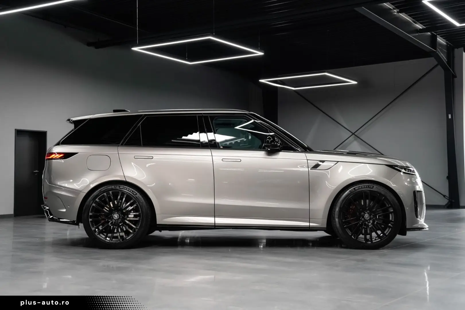 LAND ROVER Range Rover Sport SV Edition One Carbon-Package