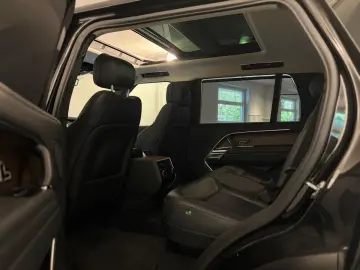 LAND ROVER Range Rover P460 LWB HSE