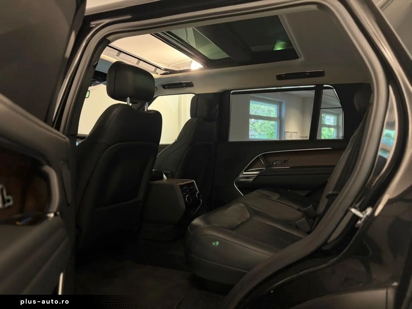 LAND ROVER Range Rover P460 LWB HSE