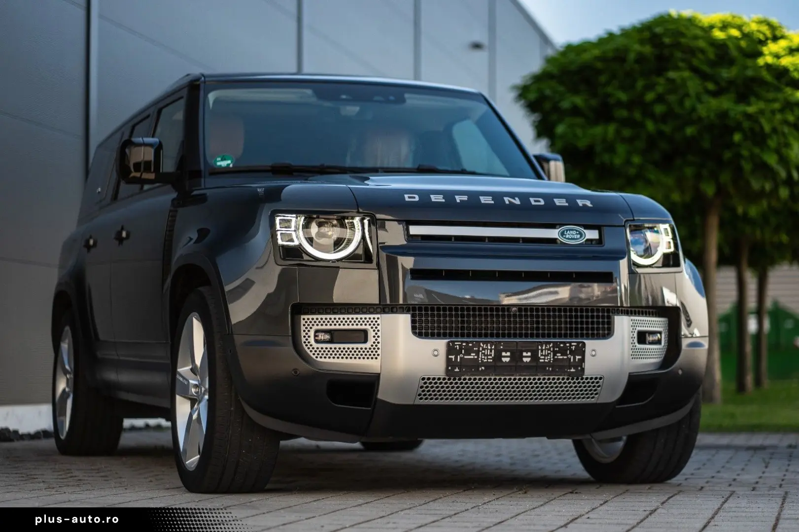 LAND ROVER Defender 3.0 D300 MHEV X 130 X