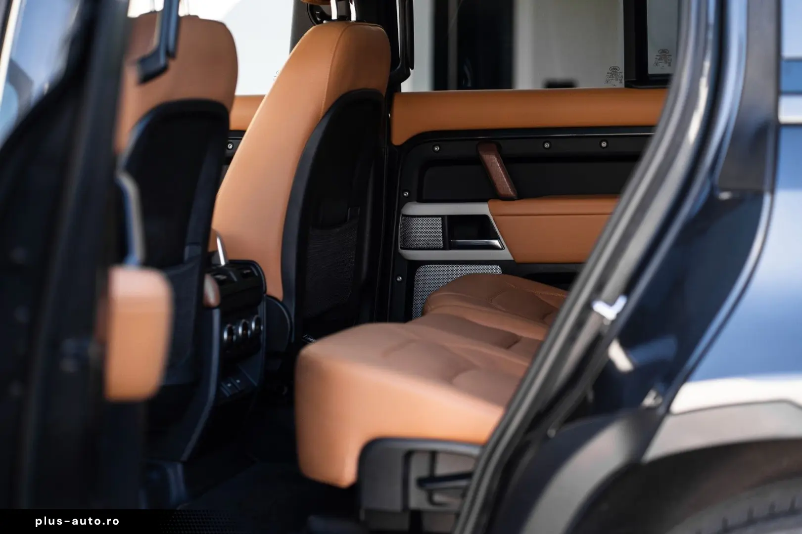 LAND ROVER Defender 3.0 D300 MHEV X 130 X