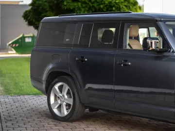 LAND ROVER Defender 3.0 D300 MHEV X 130 X