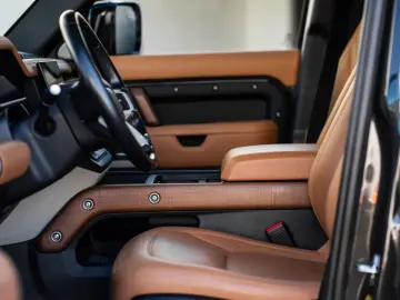 LAND ROVER Defender 3.0 D300 MHEV X 130 X