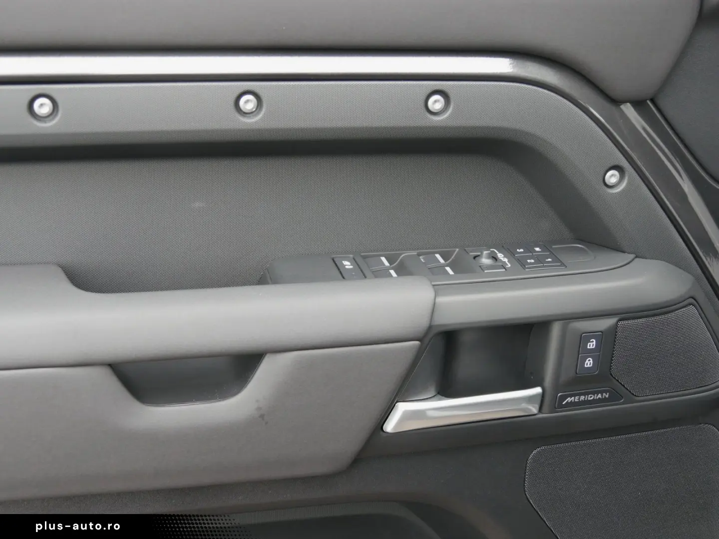 LAND ROVER Defender 110 X-Dynamic SEKomf-Winter-PackHeadUp