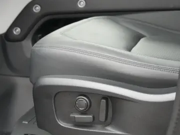 LAND ROVER Defender 110 X-Dynamic SEKomf-Winter-PackHeadUp