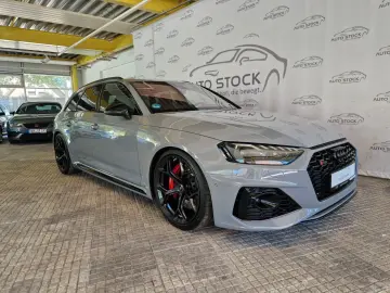 AUDI RS4 Avant B&O Pano Matrix Sportabgas AHK 290 kmh