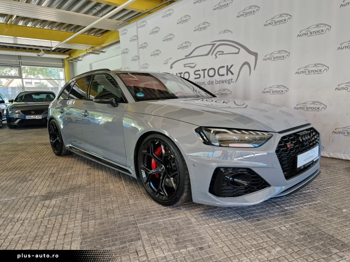 AUDI RS4 Avant B&O Pano Matrix Sportabgas AHK 290 kmh