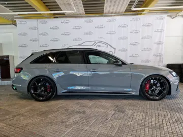 AUDI RS4 Avant B&O Pano Matrix Sportabgas AHK 290 kmh