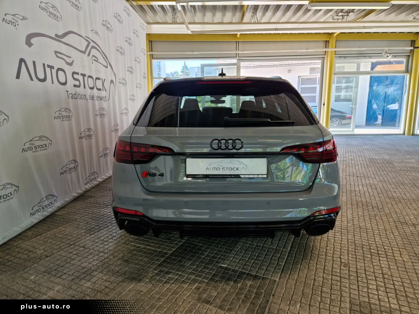 AUDI RS4 Avant B&O Pano Matrix Sportabgas AHK 290 kmh