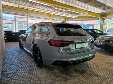 AUDI RS4 Avant B&O Pano Matrix Sportabgas AHK 290 kmh
