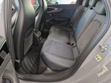 AUDI RS4 Avant B&O Pano Matrix Sportabgas AHK 290 kmh