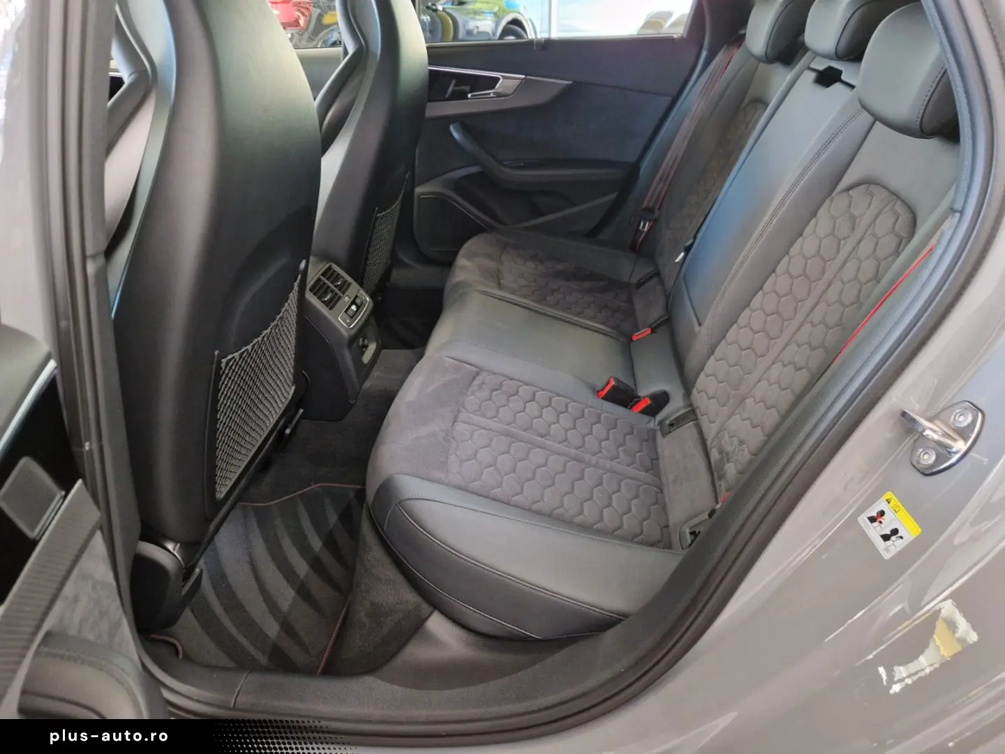 AUDI RS4 Avant B&O Pano Matrix Sportabgas AHK 290 kmh