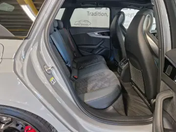 AUDI RS4 Avant B&O Pano Matrix Sportabgas AHK 290 kmh