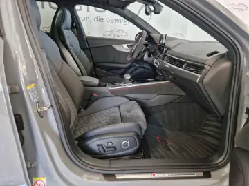 AUDI RS4 Avant B&O Pano Matrix Sportabgas AHK 290 kmh