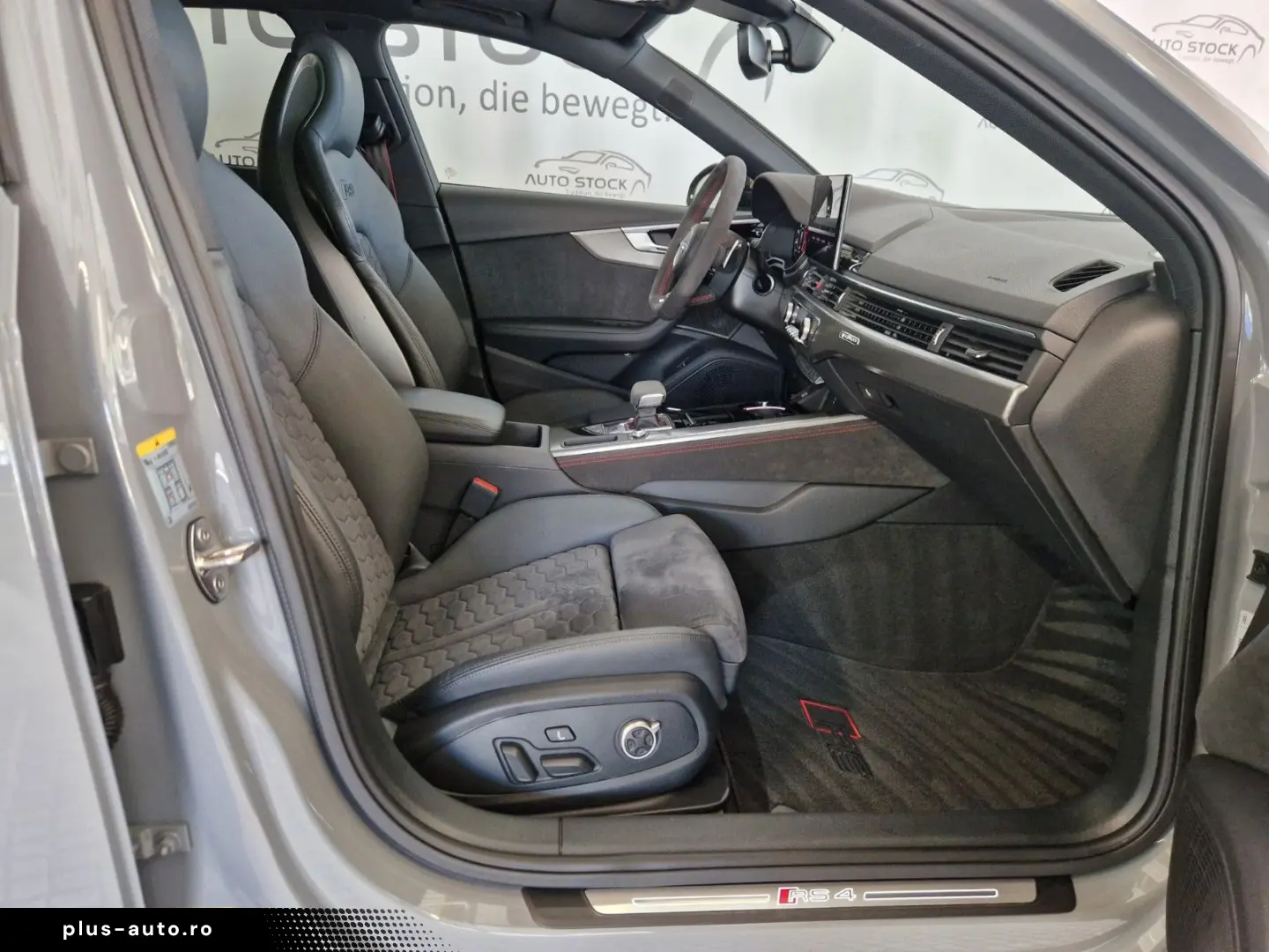 AUDI RS4 Avant B&O Pano Matrix Sportabgas AHK 290 kmh