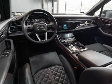AUDI Q7 60 TFSI e quattro S line WARRANTY
