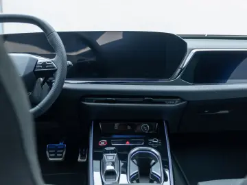 AUDI A6 Avant TDI 150 kW S-TRO QUA EDITION ONE PANO