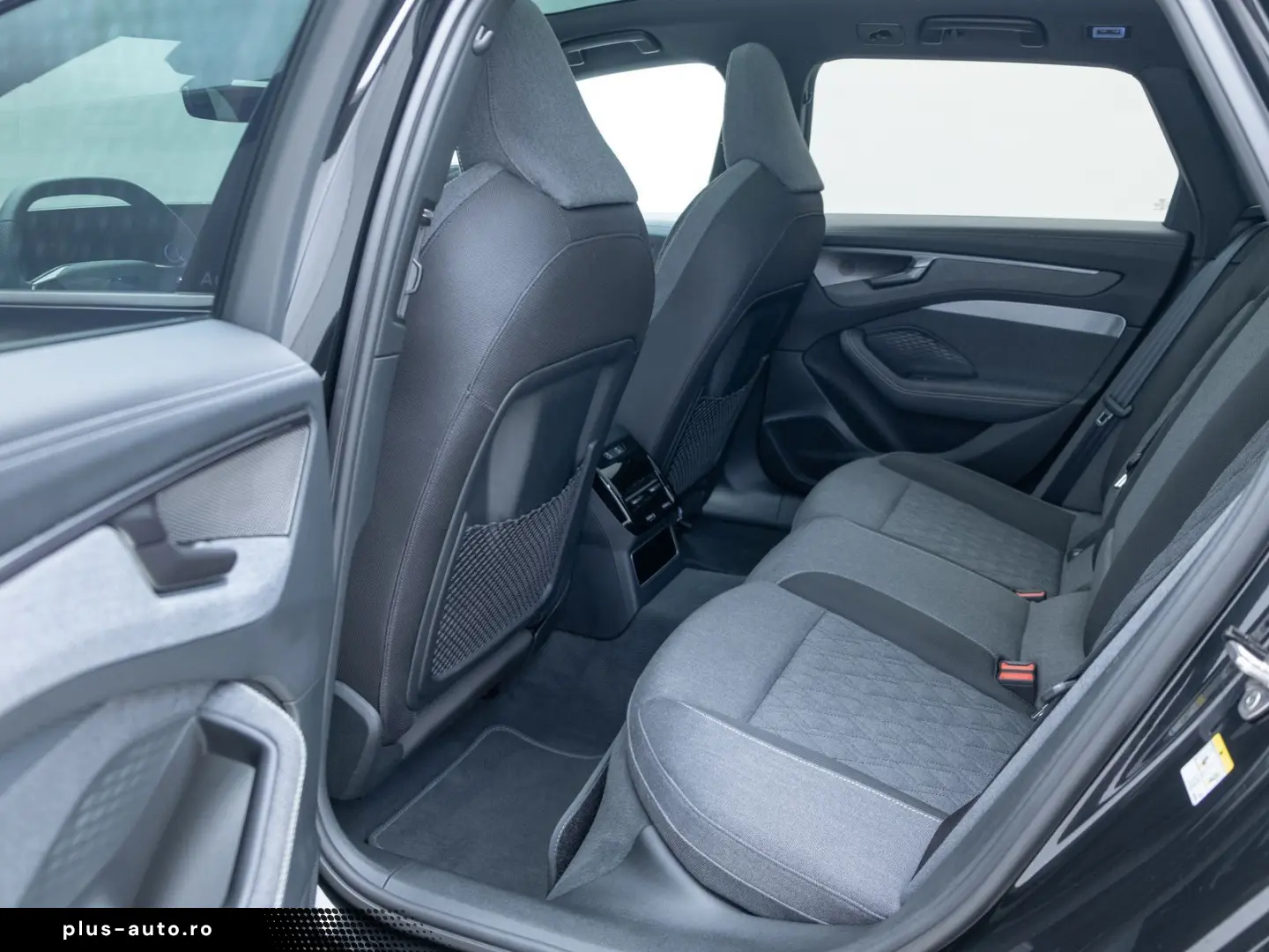 AUDI A6 Avant TDI 150 kW S-TRO QUA EDITION ONE PANO