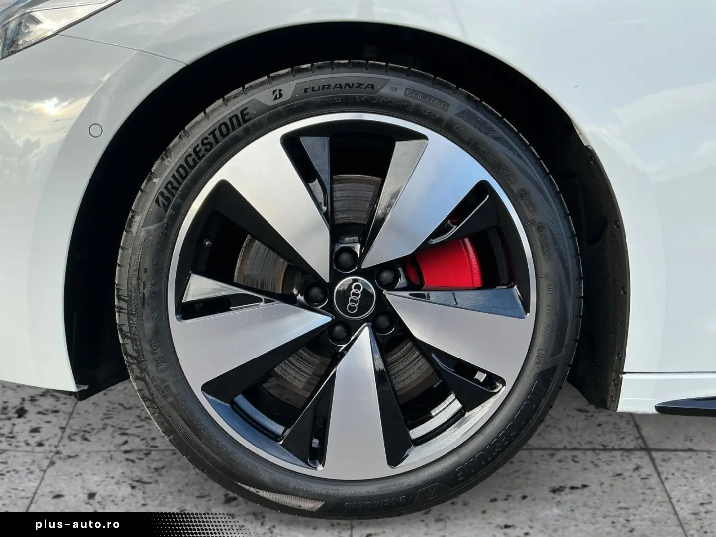 AUDI A5 Avant e-hybrid 220kW S-LINE MATRIX AHK PANO