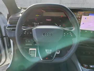AUDI A5 Avant e-hybrid 220kW S-LINE MATRIX AHK PANO
