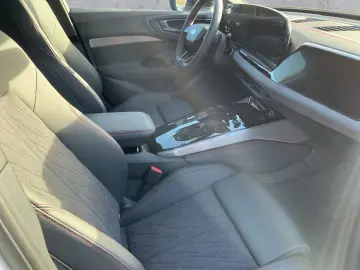 AUDI A5 Avant e-hybrid 220kW S-LINE MATRIX AHK PANO