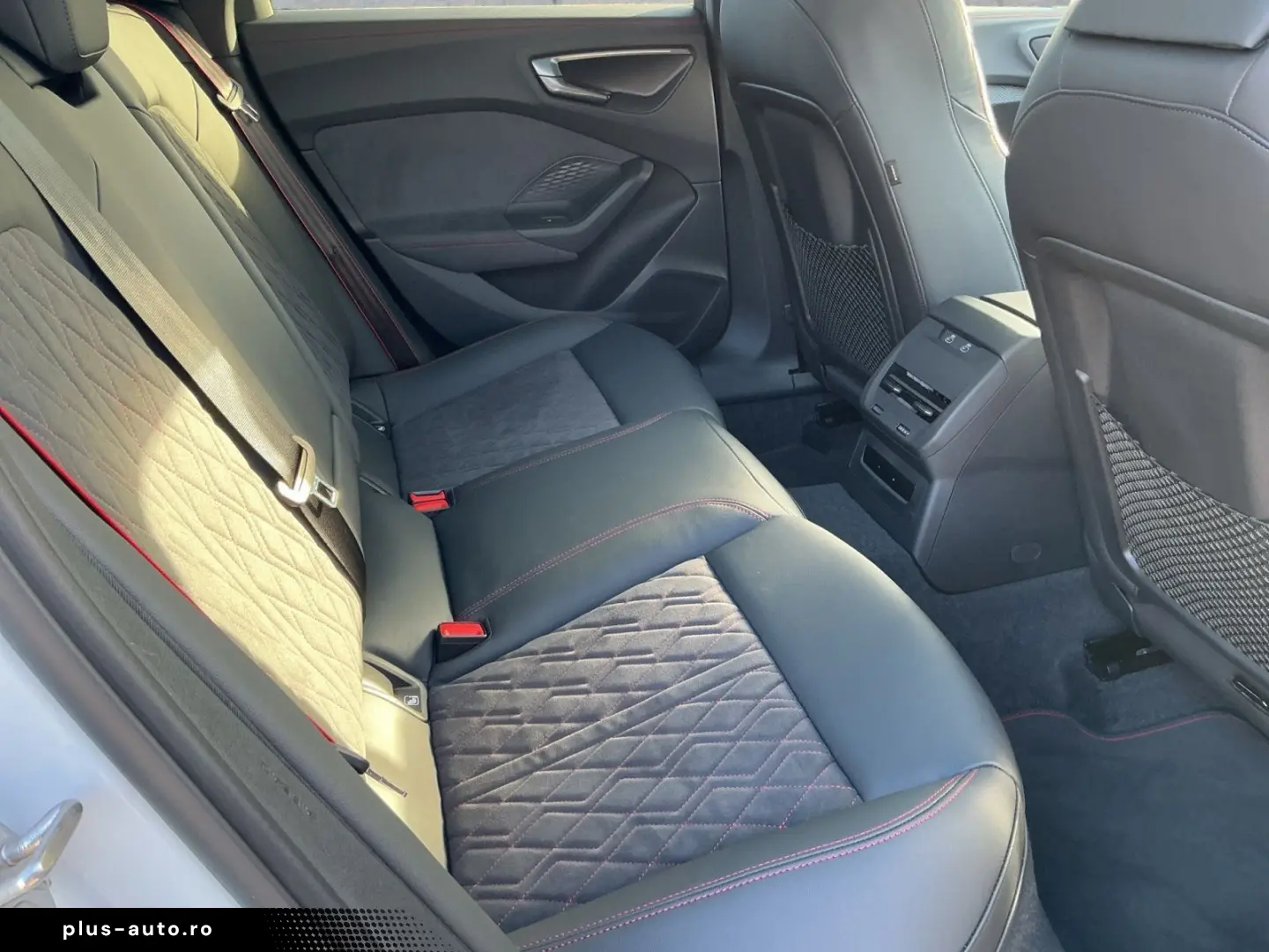 AUDI A5 Avant e-hybrid 220kW S-LINE MATRIX AHK PANO