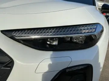 AUDI A5 Avant e-hybrid 220kW S-LINE MATRIX AHK PANO