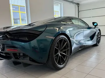 MCLAREN 720S