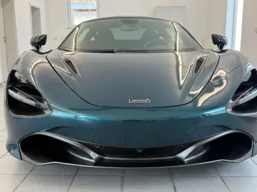 MCLAREN 720S